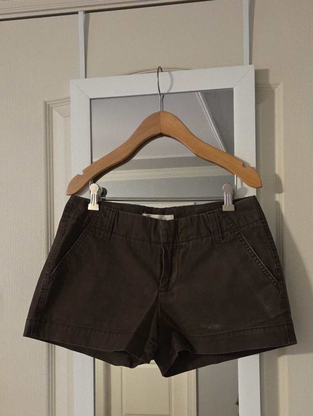 GAP Women's Bermuda Shorts in Dark Brown